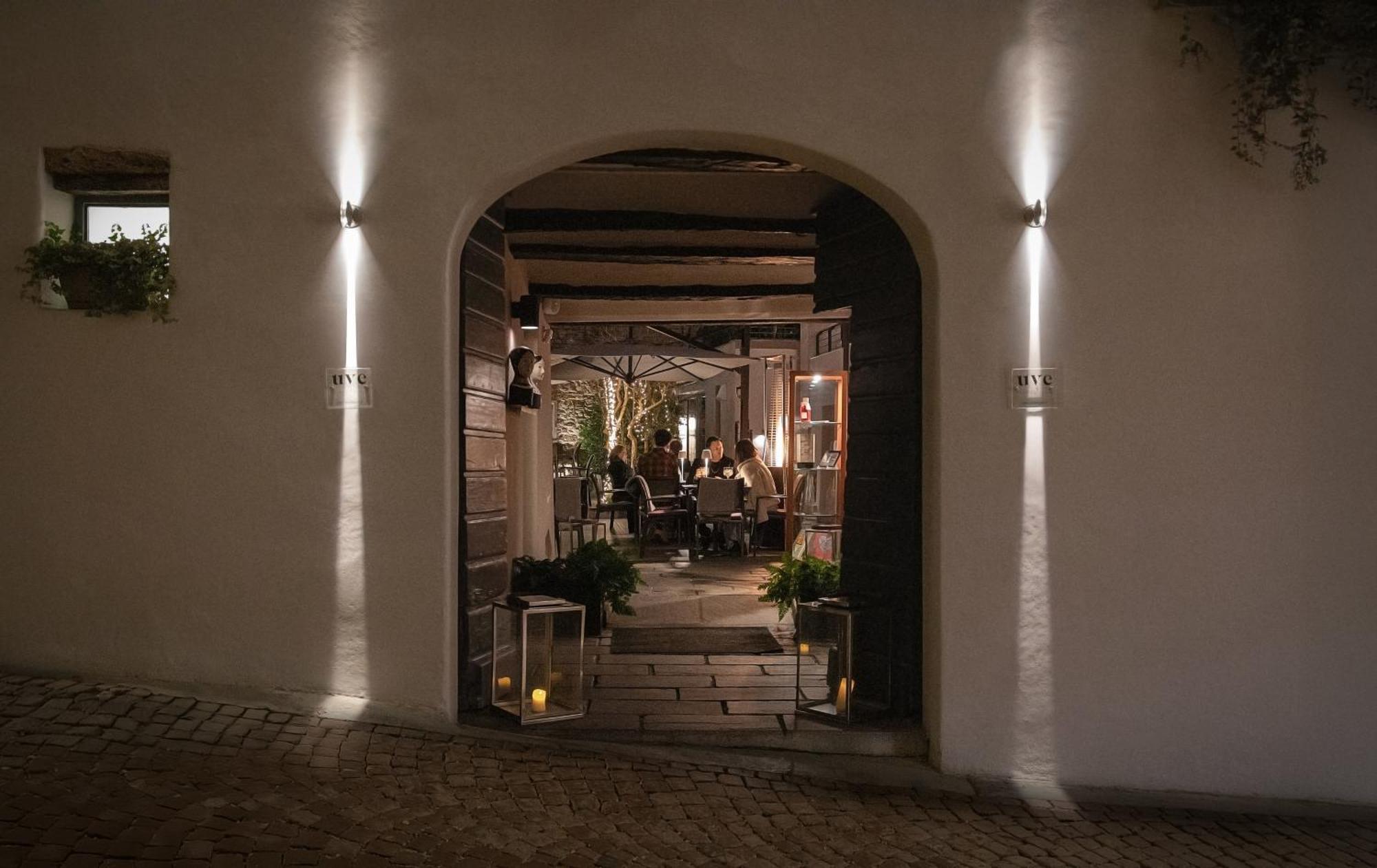 Uve Rooms & Wine Bar La Morra Exterior photo