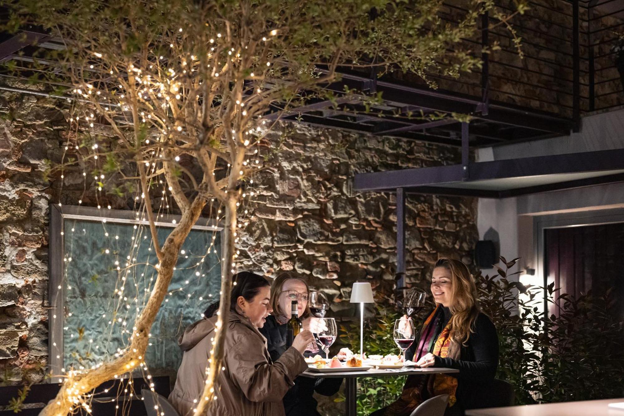 Uve Rooms & Wine Bar La Morra Exterior photo